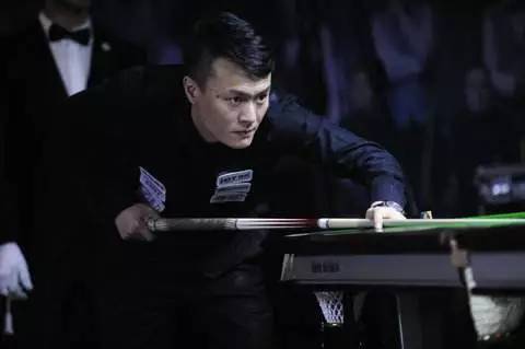 球舞台上的 球舞台上的